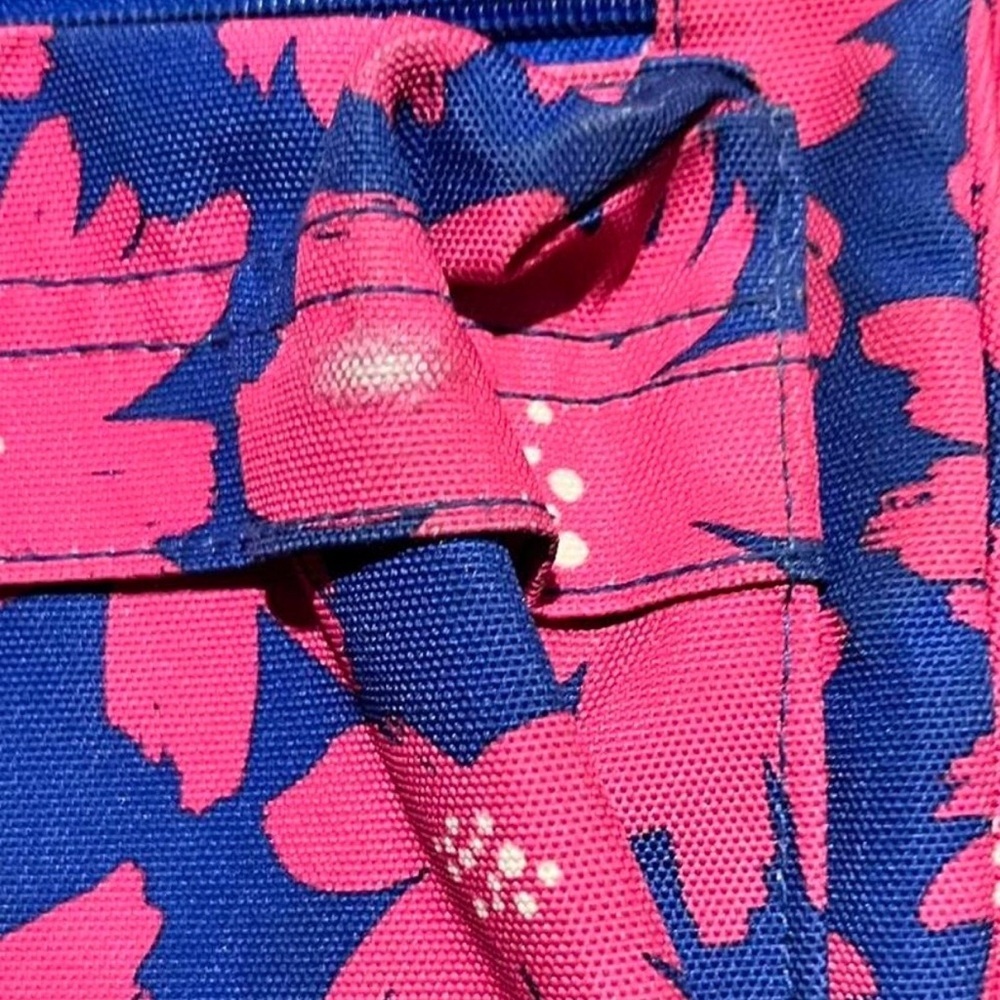 Vera Bradley Women’s Small Backpack - Pink and Navy Floral All Working Zippers - Picture 4 of 8